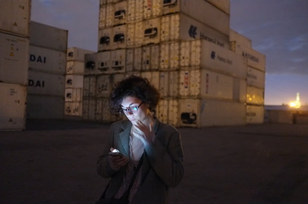 Camille et les containers